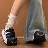 Туфли на липучках женские 2025 новые маленькие кеды модные универсальные студенческие повседневные спортивные белые туфли