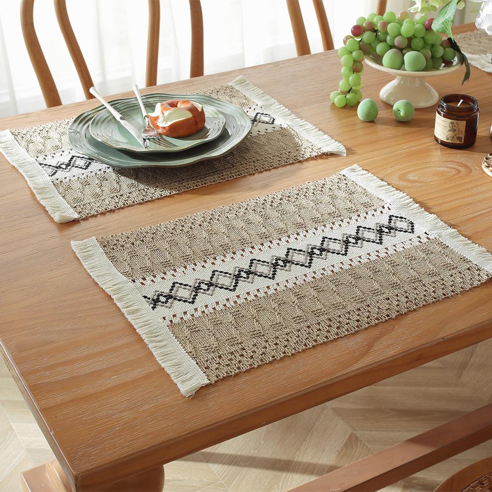 New cotton and linen rope placemat, festival placemat, woven color matching striped fringed bowl mat, spot.