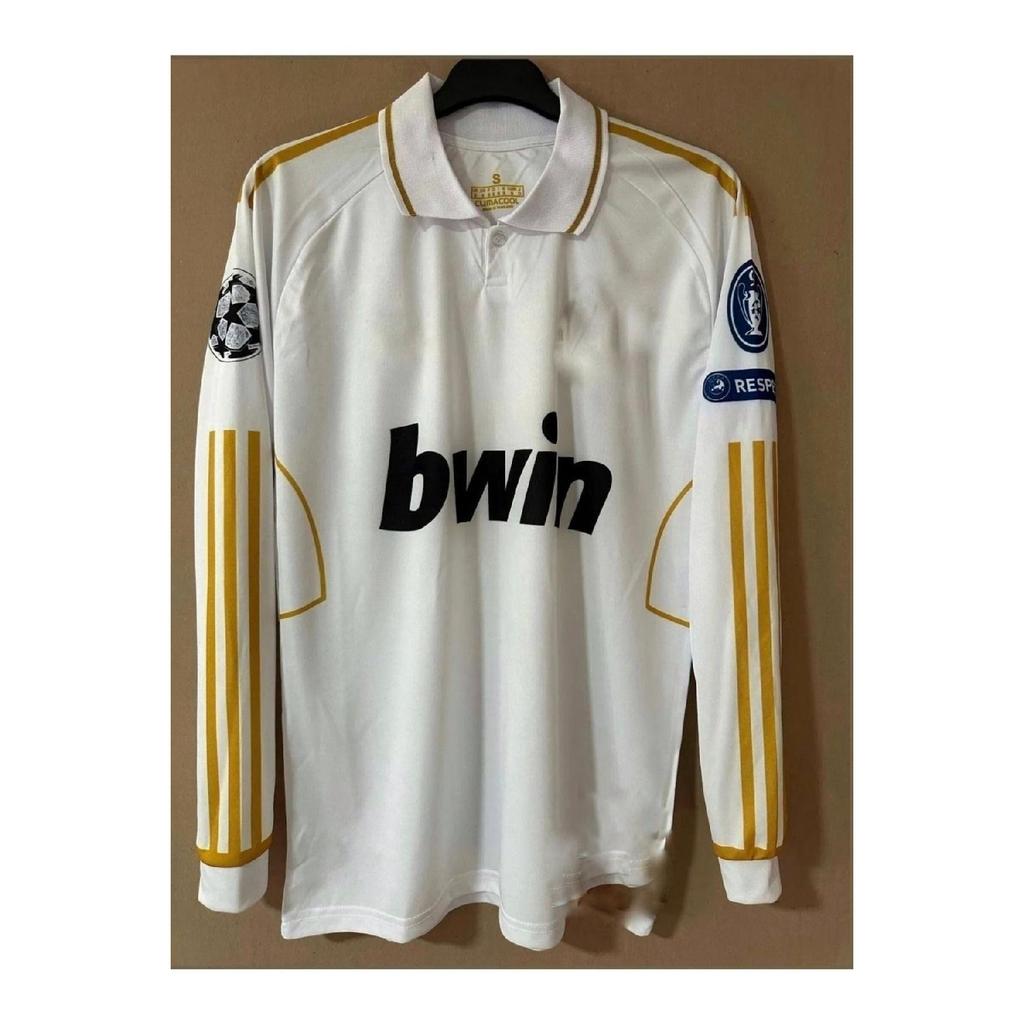 Белая майка Роналдо 2011 года