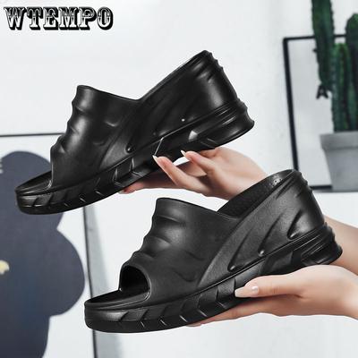 Женские летние тапочки трапециевидной формы, верхняя одежда, сандалии на толстой подошве с увеличенным наклонным каблуком, домашняя баня, водонепроницаемые, противоскользящие, с защитой от запаха