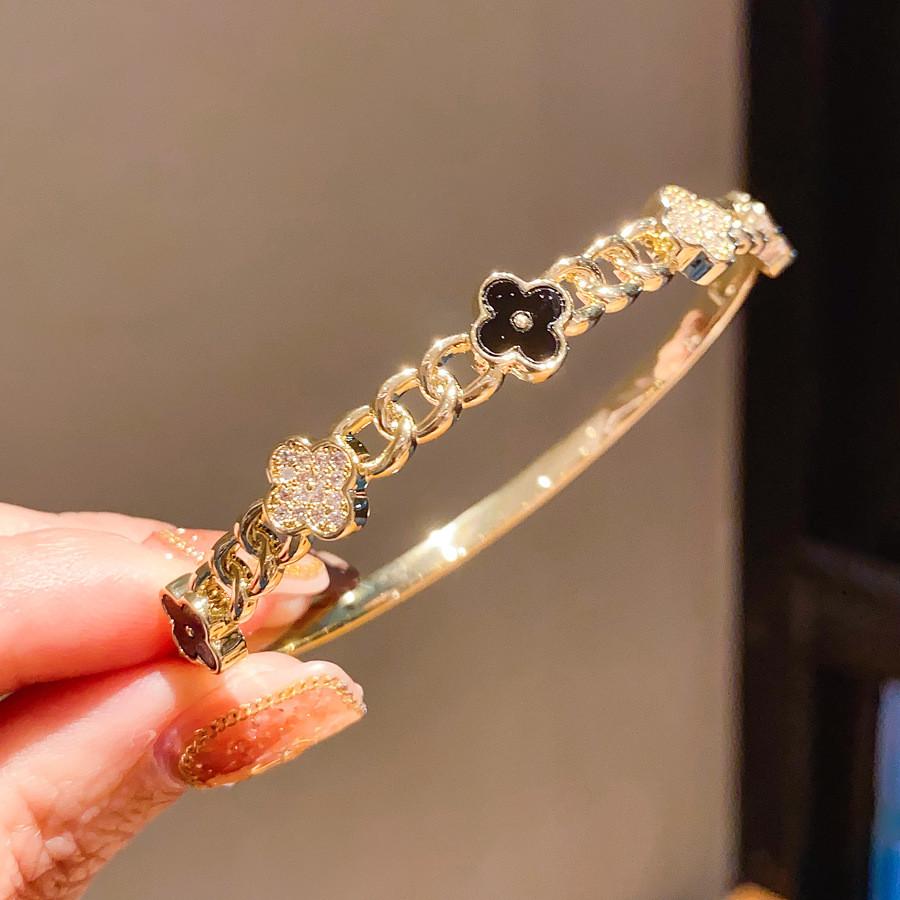14k Gold Plated Zircon Flower Chain Bracelet For Fashionable Casual Look