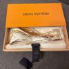 Б/у шелковый платок-бандана LOUIS VUITTON