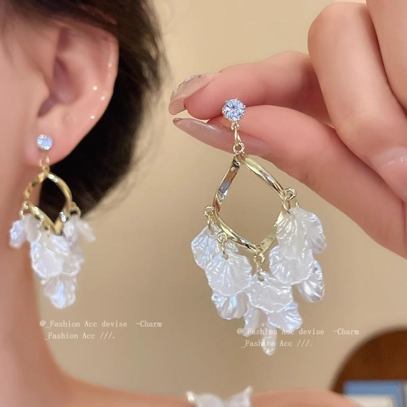 Французские супер-феи белые лепестки длинные серьги-кисточки женская мода темперамент продвинутое чувство индивидуальность красивые пусеты