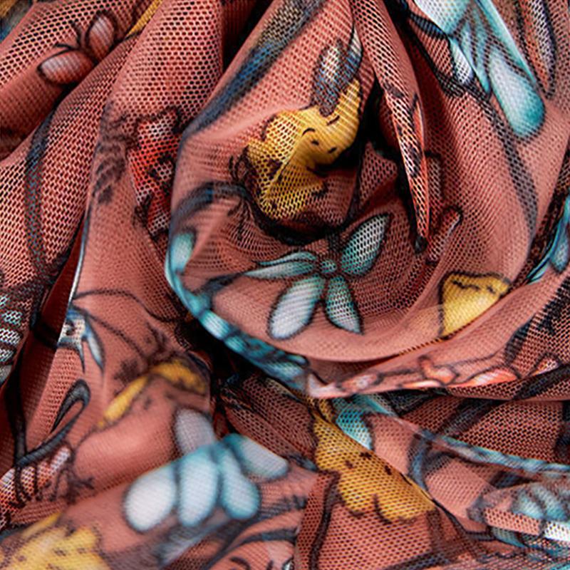 Летнее маленькое свободное и тонкое платье средней длины и большого размера в сетку с цветочным принтом и короткими рукавами