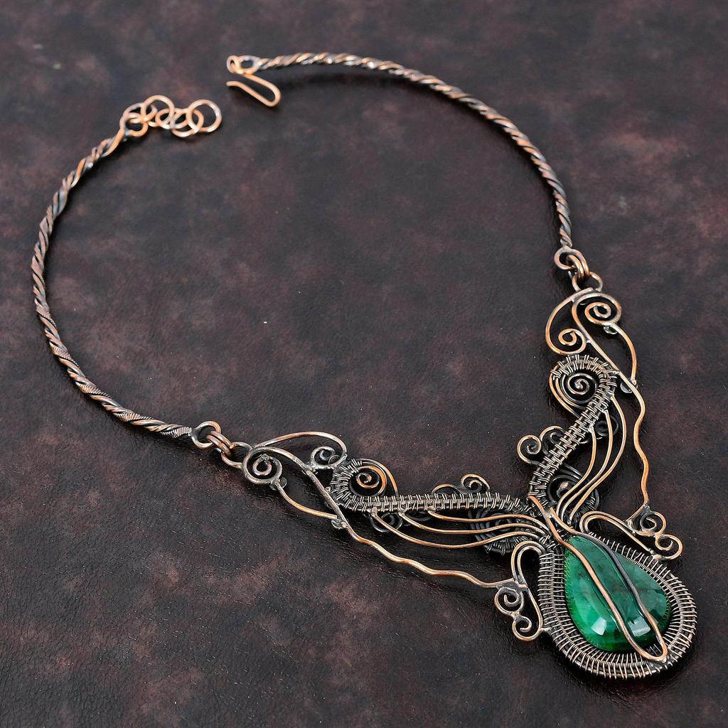 Ожерелье из ограненного замбийского изумруда, обернутое медной проволокой, ювелирные изделия из драгоценных камней, регулируемое ожерелье, обернутое вручную медной проволокой, подарок для матери