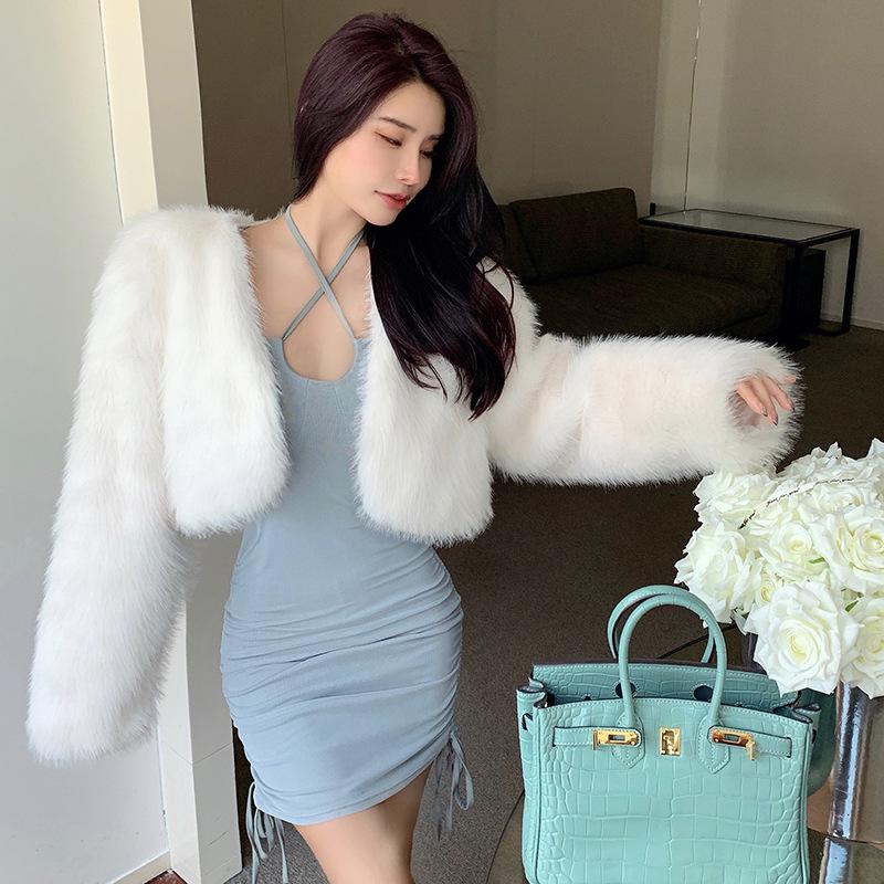 Женское трендовое зимнее пальто из искусственного меха, экологичное - короткое, плюшевое и стильное