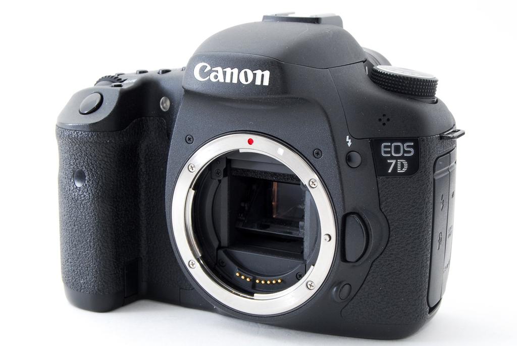 Canon Цифровая зеркальная камера EOS 7D body EOS7D single lens