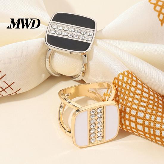 Smooth Buckle Scarf Clip Square Button, Vertical Rows of Rhinestone Design, Silver Fastener Silk Elegant for Shawls And Collars Black White Clasp