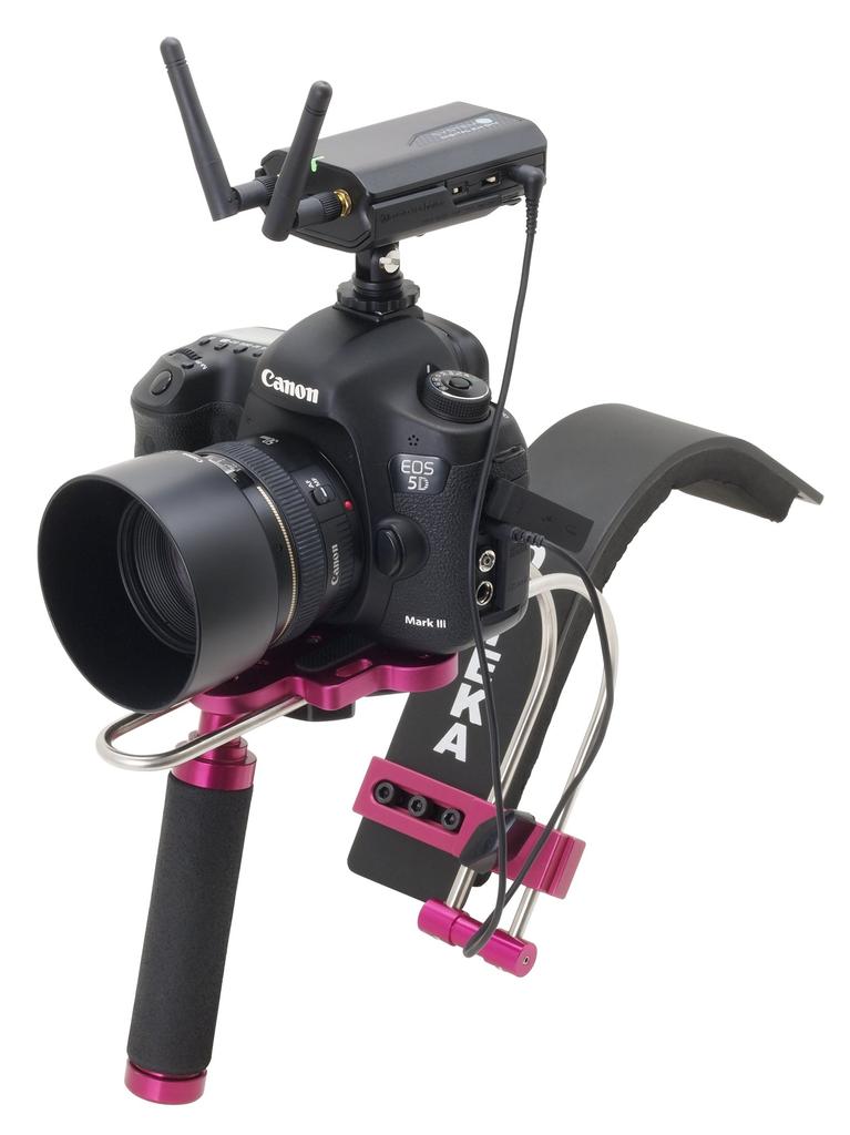 Система крепления петличного микрофона на камеру Audio-Technica ATW-1701/L