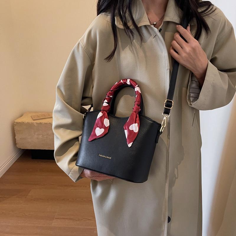 IELGY Women's Red Wedding Bag Diagonally Across the Bucket Handbag