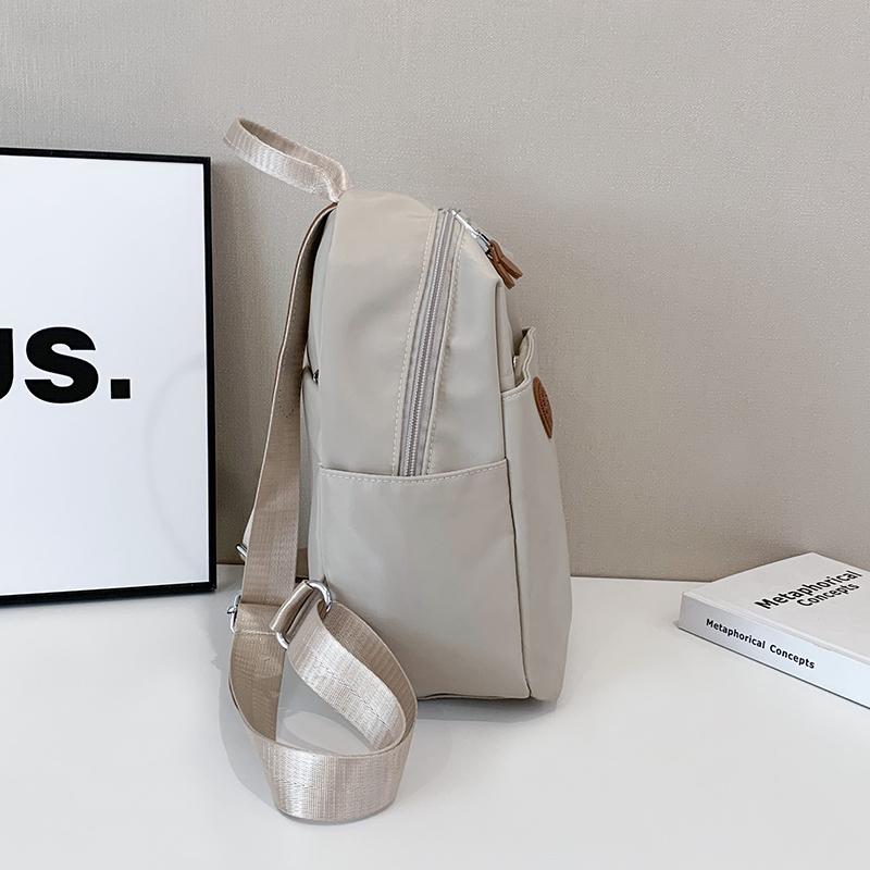 Large Capacity Backpack Women's Lightweight Commuter Travel Backpack Student Schoolbag