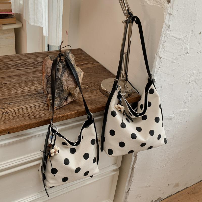 Korean New Super Fire Polka Dot Bag Women'S Versatile Shoulder Underarm Bag Large Capacity Simple Commuter Bucket Bag