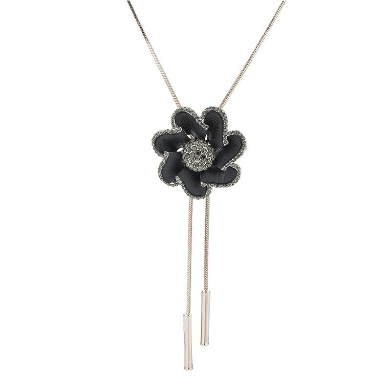 Suijue Jewelry Women'S Flower Sweater Chain Long Tassel Autumn And Winter Versatile High-End Diamond Necklace