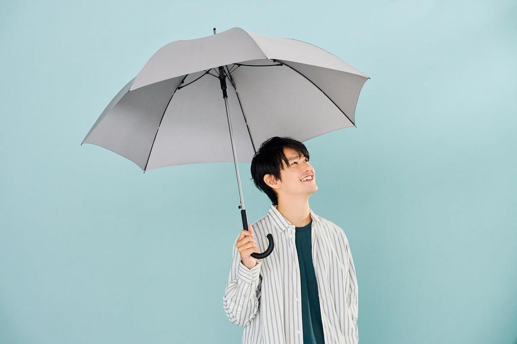 Зонт для отдыха на воде, длинный, серия LESS IS MORE, легкий, черный, 65 см. Тонкий и легкий, можно использовать где угодно. Надежная защита от ветра.