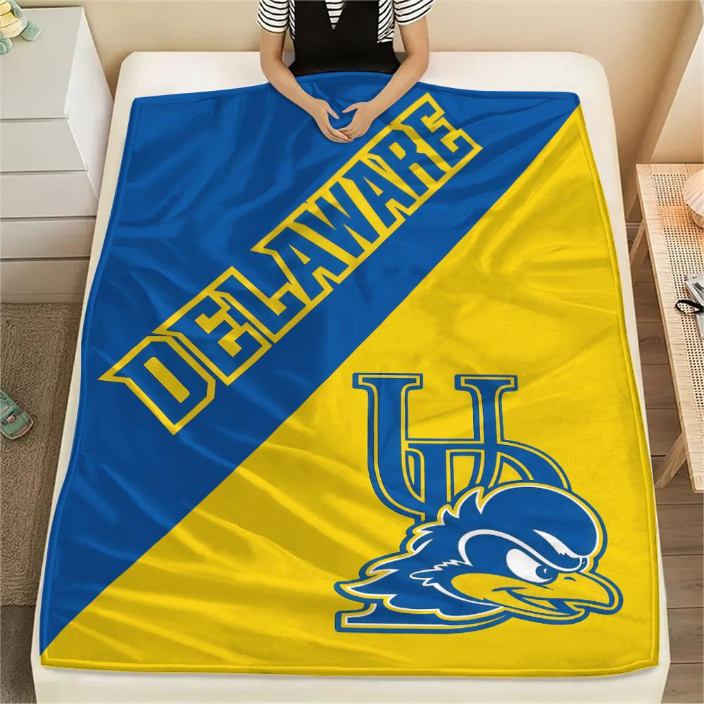 Delaware Fightin' Blue Hens Print Flannel Blanket High Quality Warm Comfortable Cover for All Seasons Perfect for Gifts Home Decor