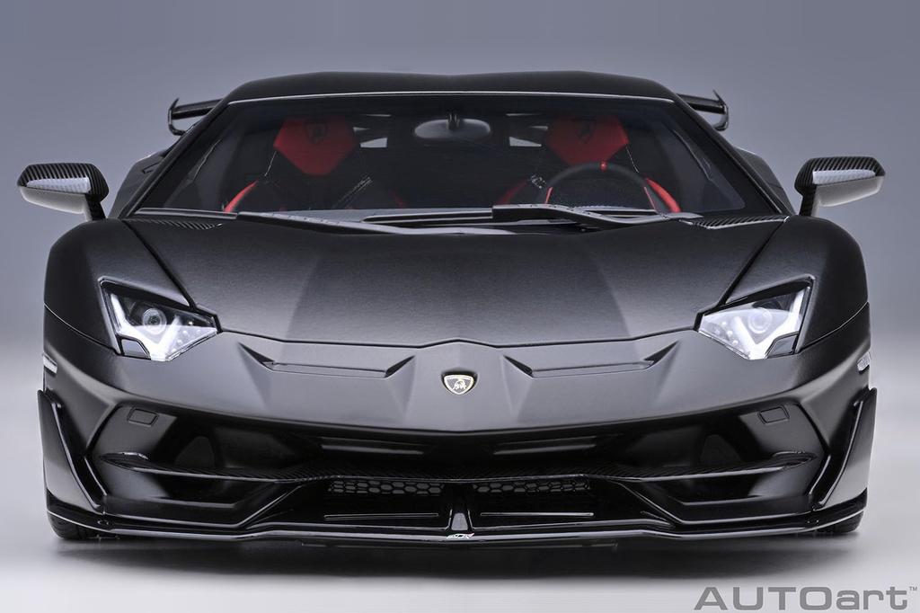 AUTOart AUTOart Lamborghini Aventador SVJ Матово-черный Готовый продукт 1/18