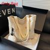 Modern Casual Large Capacity Tote With Sewn Details For Everyday Carry