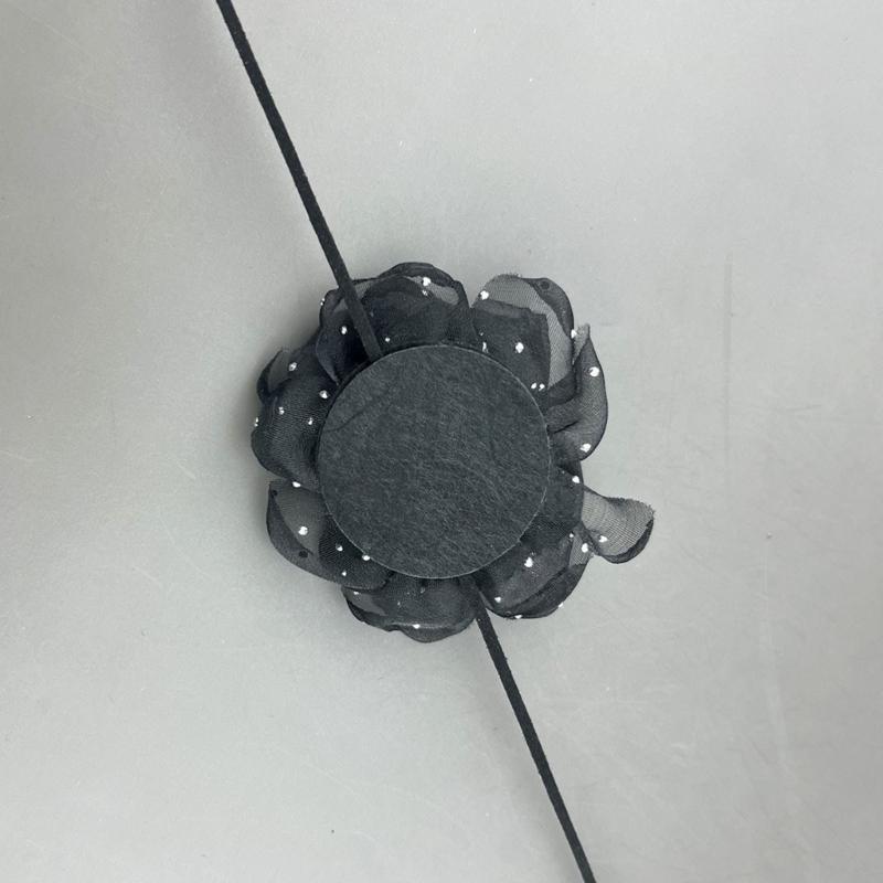 Stylish Rose Blossom Necklace Simulation Flower Neckchain Women Girls Collarbone Chain Eye Catching Choker Accessory