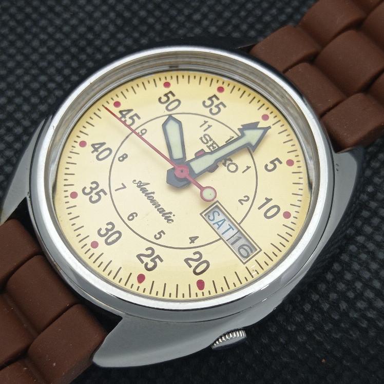 Б/У РЕДКИЕ ВИНТАЖНЫЕ SEIKO 5 AUTO 7019A ЯПОНИЯ МУЖСКИЕ ЧАСЫ С КРЕМАТЫМ ЦИФЕРБЛАТОМ 621a-a413409-2