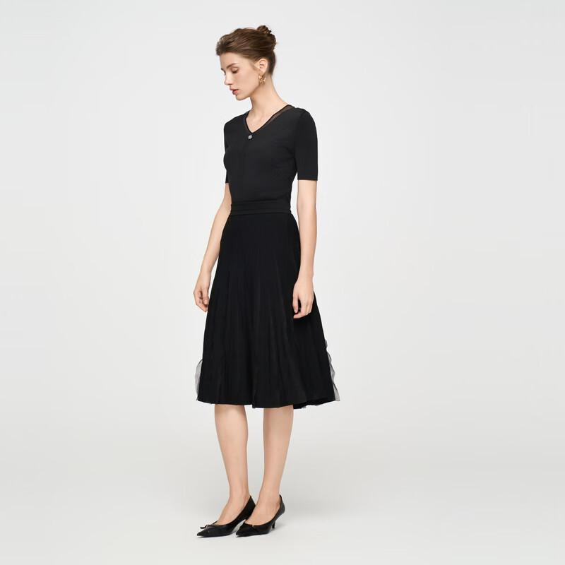 ELLASSAY Women's V-Neck Slim-Fit Knit Top