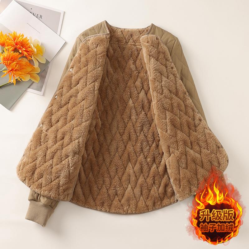 Утепленная подкладка, хлопковая одежда для женщин, короткие модели, новые зимние низы, маленькие хлопковые куртки, легкая пуховая хлопковая одежда.