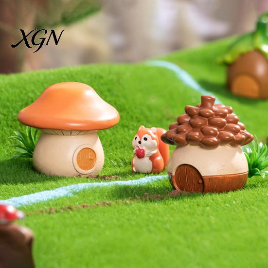 Small Sand Table Decorations Miniature Forest Hut Figurine, Resin Mini House Micro Landscape Ornaments for Fairy Garden Creative Desktop Atmosphere