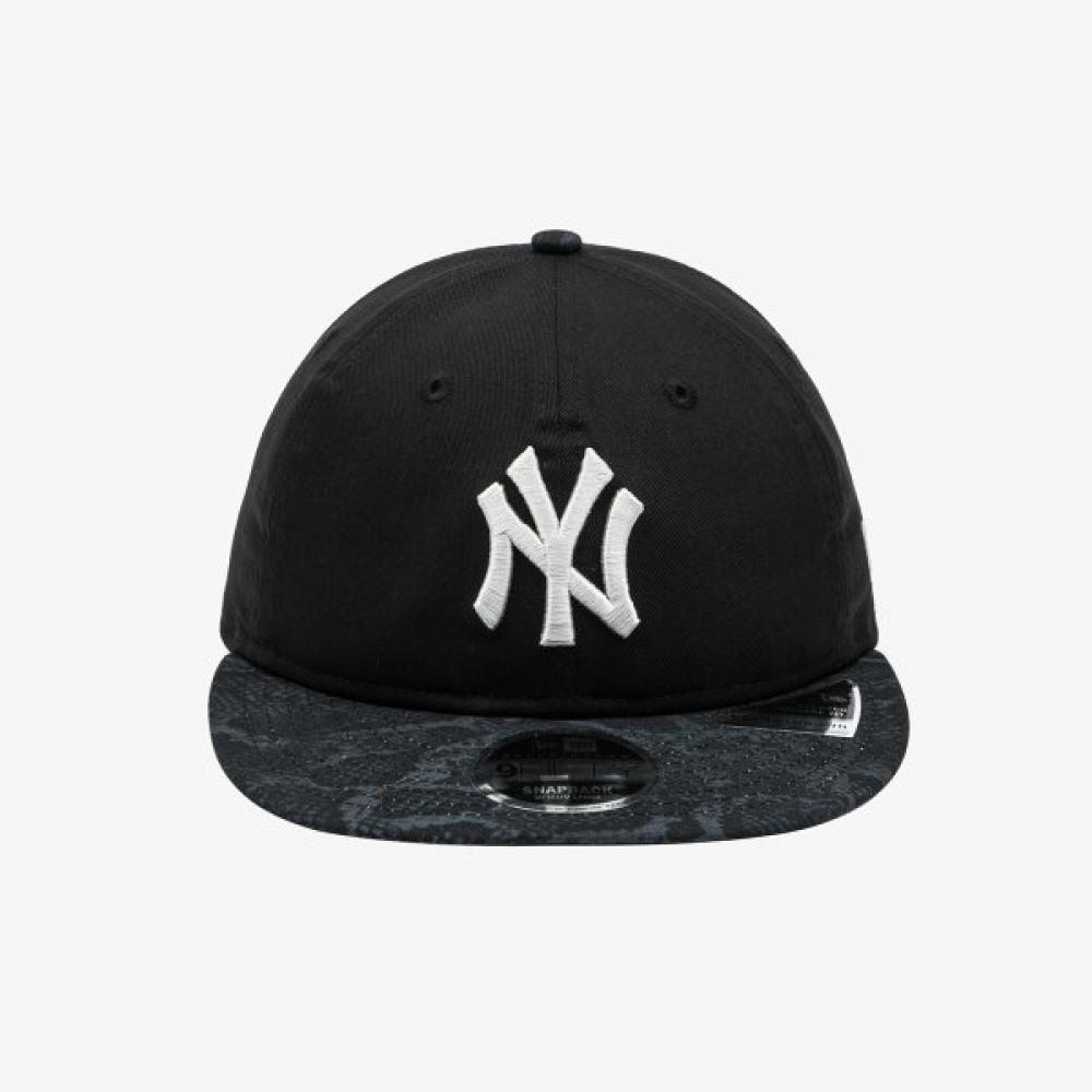 New Era New York Yankees Snake Pattern Retro Crown Snapback Black 14693901