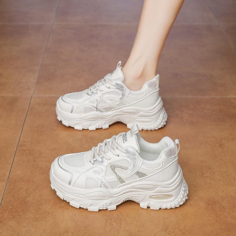 Белые кроссовки на платформе White Dew для женщин, новинка 2025 года, сетчатые дышащие серебристые спортивные туфли кэжуал на танкетке 7 см