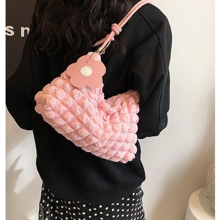 Chic Nylon Wrinkle Handbag For Women 2024 Trendy Fashionable Shoulder Bag