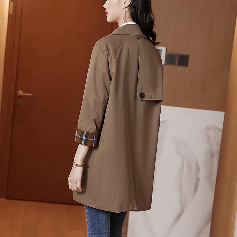 Стильная и удобная ветровка средней длины для весны и осени, размер плюс для женщин с пышными формами, тонкое пальто для мам среднего возраста