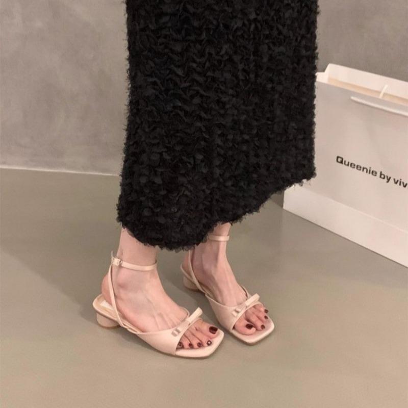 Fashion 2024 Summer Designer Women Sandals Fashion Casaul Open Toe Banquet Sandals Ladies Comfortable Beach Slides Shoes