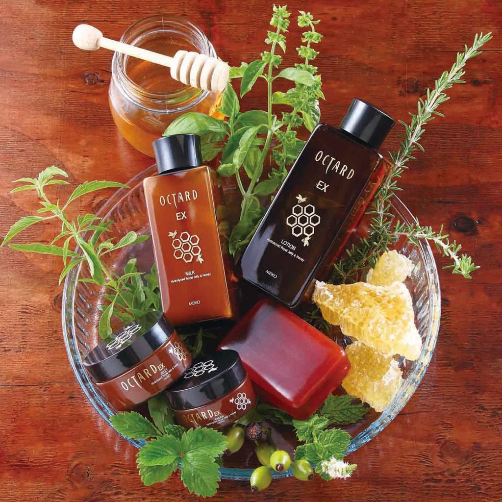 Skin Care Set Beauty Inner Dry Skin Full Made In 5-piece (facial Soap, Serum, Lotion, Emulsion, Cream) [Royal Jelly, Honey, Dry, Set, Line, Japan]