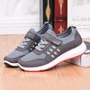 Летняя мода мужская повседневная обувь новые кроссовки для пожилых людей удобные сетчатые дышащие кроссовки повседневная нескользящая обувь для ходьбы