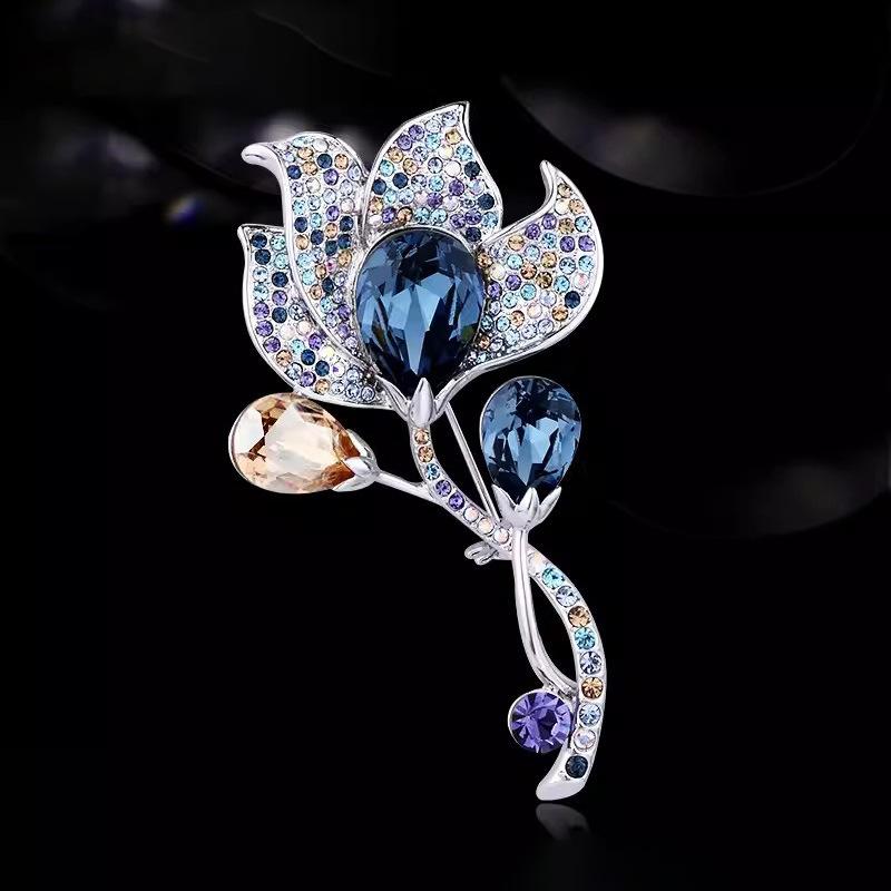 Temperament Calla Lily Brooch High-End Feminine Delicate Crystal Corsage Niche Design Sense Pin Trendy Suit Accessories