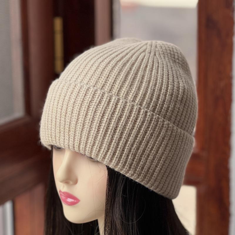 Light board autumn and winter wool hat Korean version warm ear protection cold hat simple pullover hat solid color versatile face small knitted hat