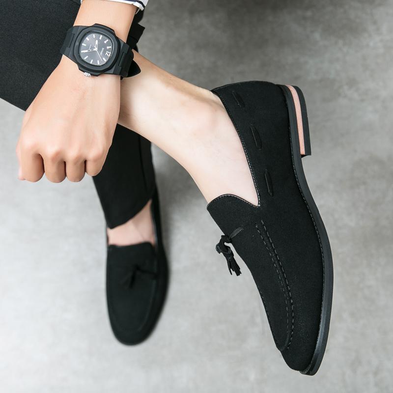 Весна Высококачественная Замша Мужская Обувь Слипоны Лоферы Коричневая Нубук Обувь Обувь для Вождения Удобная Мягкая подошва Кисточки Повседневная Обувь