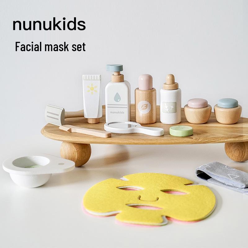 Набор детской косметики NunuKids: Игрушечный туалетный столик для девочки
