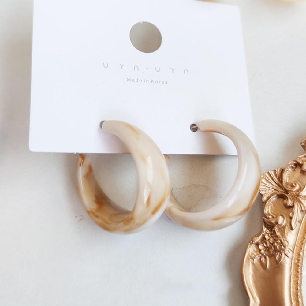 Подарки для девочек Серьги-кольца из смолы в винтажном стиле с геометрическим узором Прозрачные серьги в форме буквы C Акриловые серьги