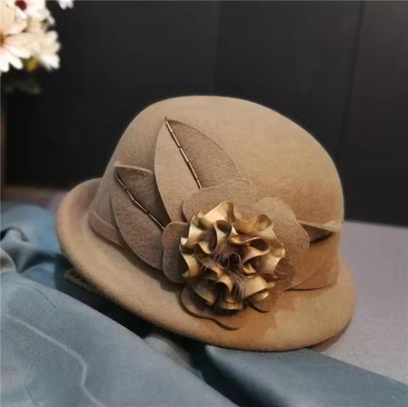Women's Elegant Fall Winter Beret Hat Luxury Pearl Soft Wool with Flower Bow New Style Fashionable Warm for Casual Party Scenes