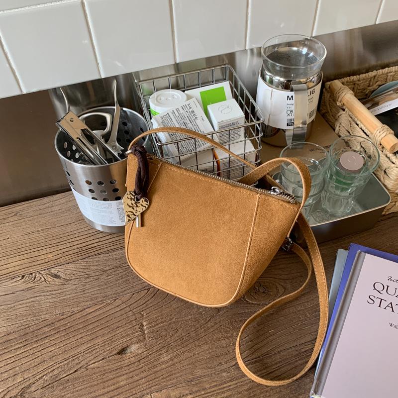 Ретро сумка женская 2025 новая высококлассная сумка через плечо сумка-мессенджер для поездок универсальная сумка-ведро сумка для мобильного телефона
