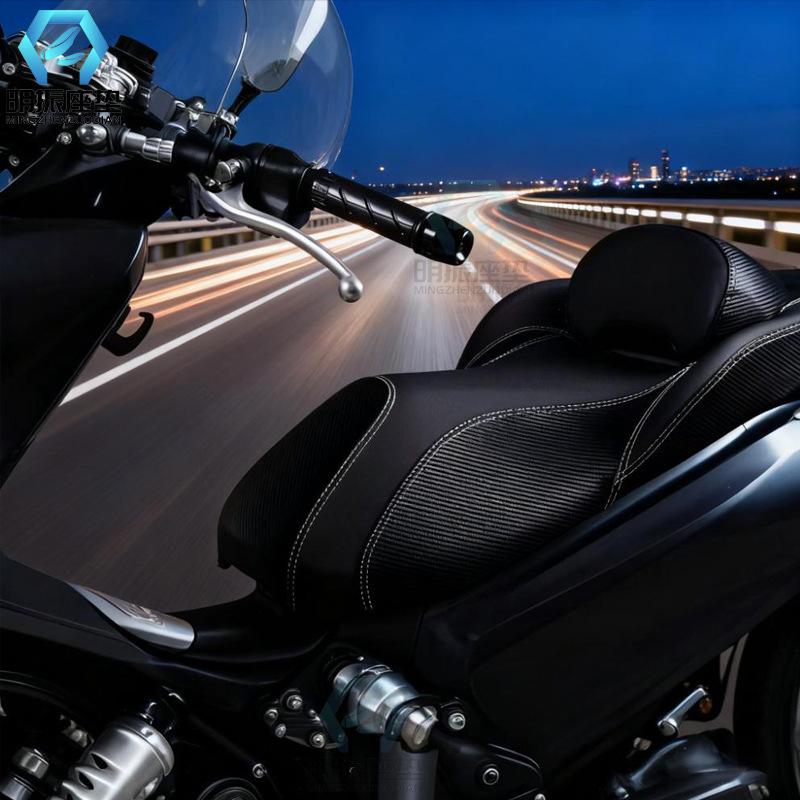 Водонепроницаемая подушка на сиденье Honda PCX160: Искусственная кожа, Расширенные бортики, Неразрушающая установка.