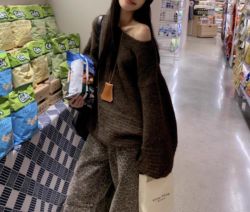 Женский корейский свитер с открытыми плечами и рукавами-фонариками - Мягкий, эластичный трикотаж, свободный крой, стройнящий, больших размеров, коллекция осень/зима