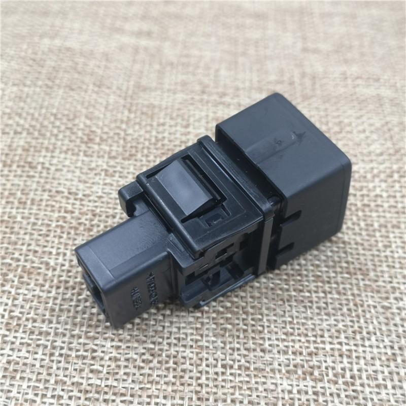 For NISSAN 2010-2018 SUNNY MARCH Hazard Light Switch Double Flash Lamp Swit Emergency Light Warning Light Switch