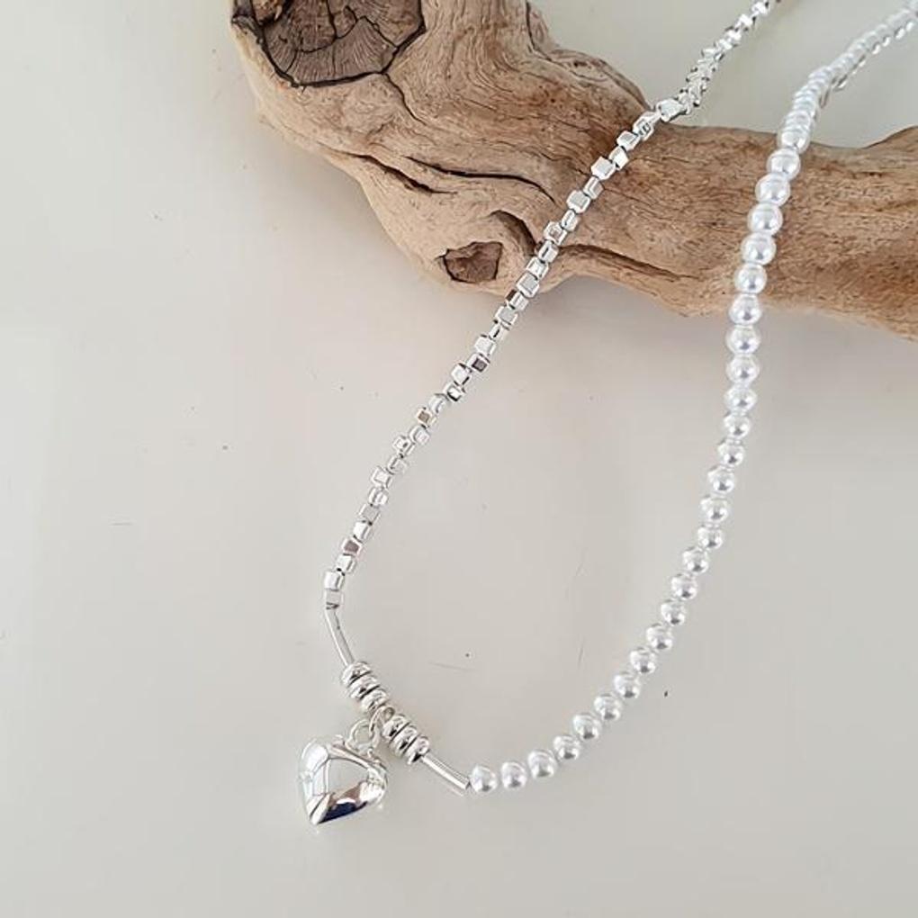 Women's Daily Silver and Pearl Heart Necklace