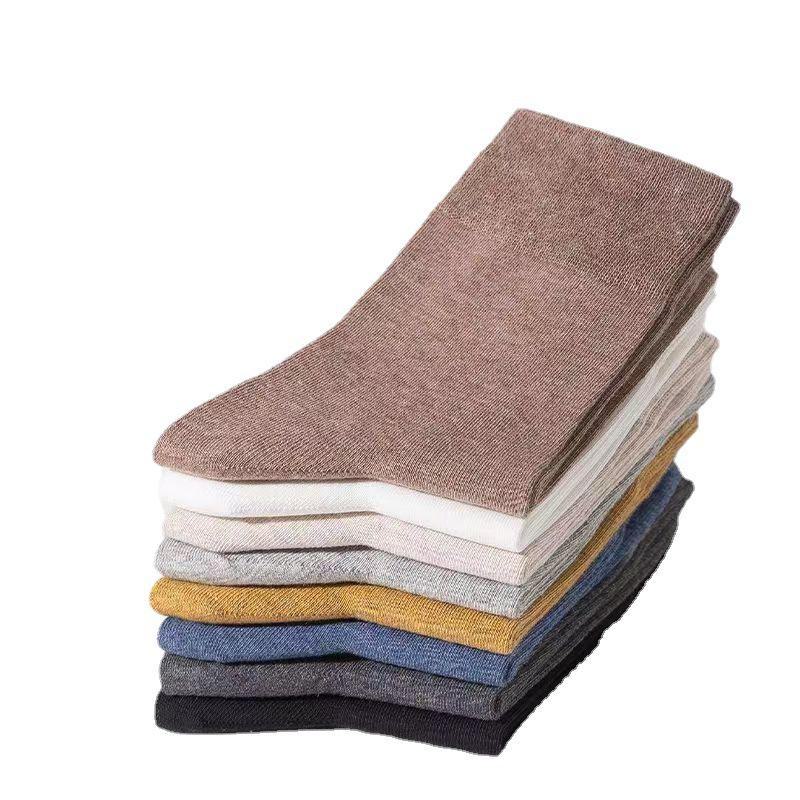 Мужские универсальные черные носки средней длины — однотонные, дезодорирующие, впитывающие пот, идеально подходят для весны, осени и лета.