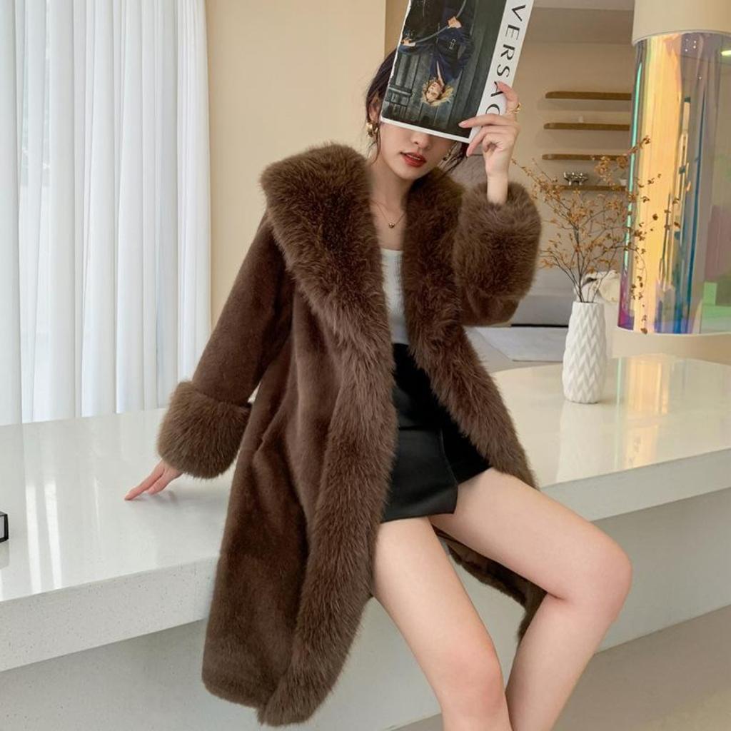 Женское меховое пальто из меха норки излучает стройность и удлиненность.. Золотая норковая шуба большого размера, зимний новый стиль