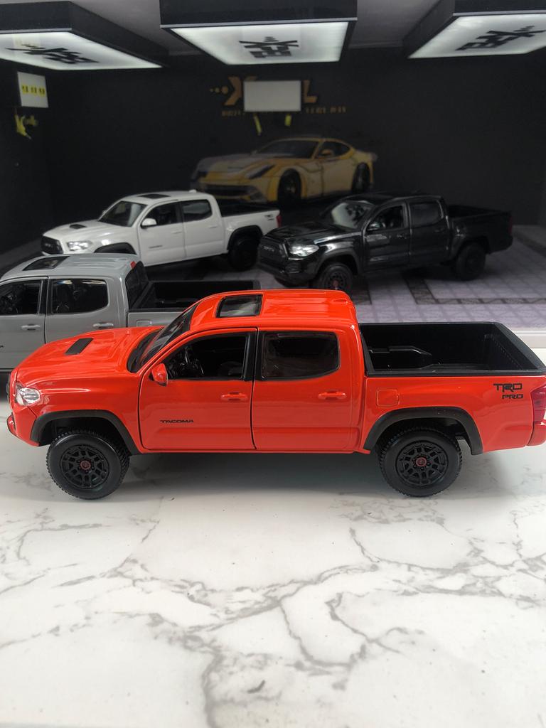 DTEZTU1 Maisto 1:27 Toyota Tacoma TRD Pro 2023 модель автомобиля, металлическое украшение из цинкового сплава, коллекционный подарочный автомобиль