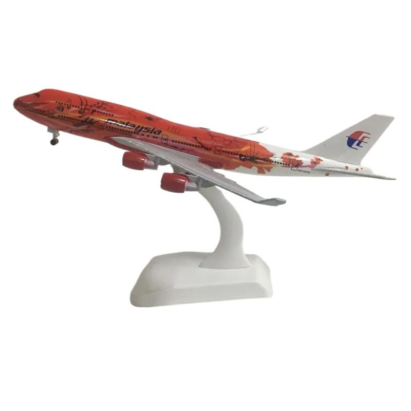 1/400 20см Малайзия Красный Модель Самолета 747 Авиалинии Металлическая Копия Самолета Материал Сплав Авиационная Форма Подарок Серия B747