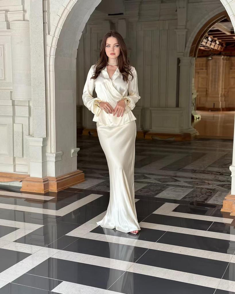 2024 Элегантный атласный топ с V-образным вырезом и длинными рукавами и юбка А-силуэта длиной до середины икры