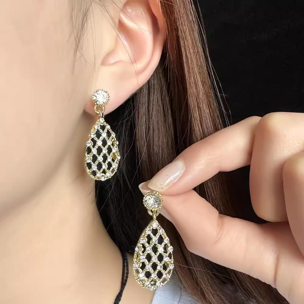 Серьги Tide, женственность, первоклассное чувство, легкая роскошь, нишевый дизайн, длинные серьги с бахромой в форме капли воды, инкрустированные бриллиантами.